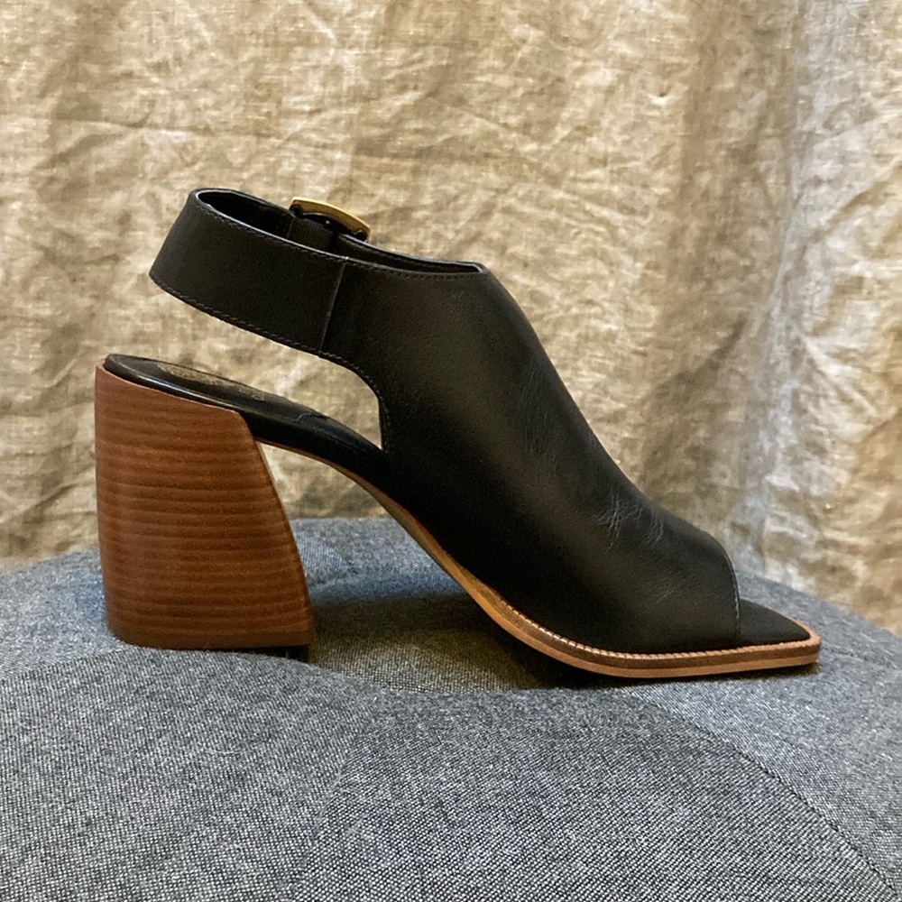 Vince Camuto Black Heels with Chunky Heel and Peep-Toe Design